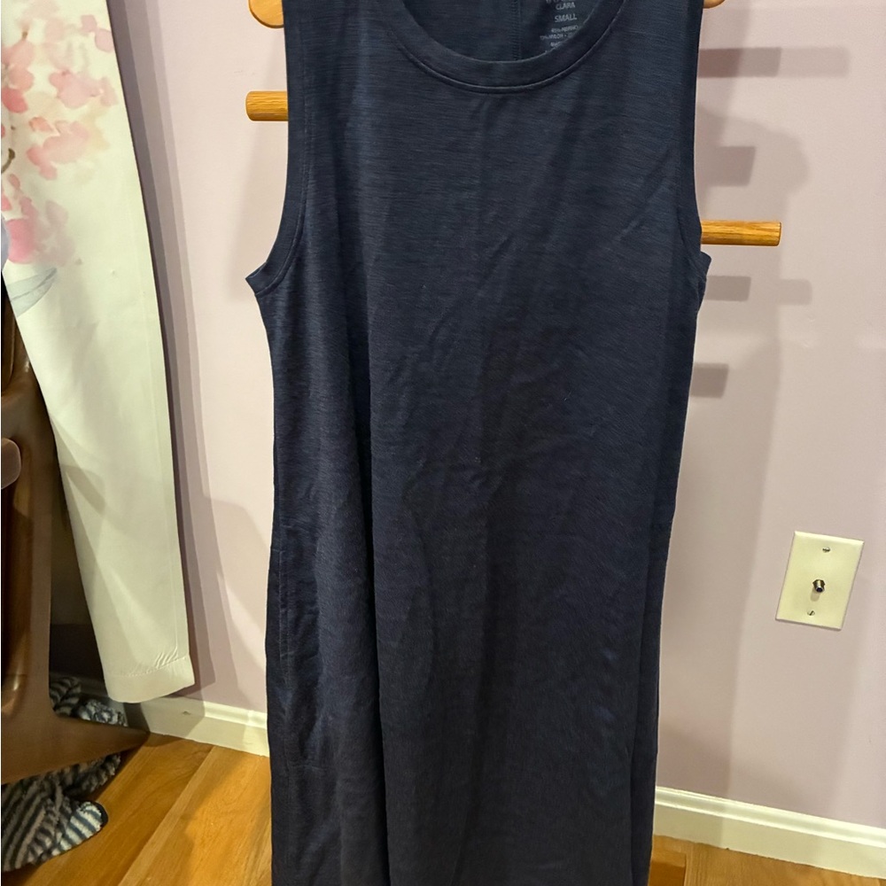 Chic Sleeveless Navy Midi Dress
